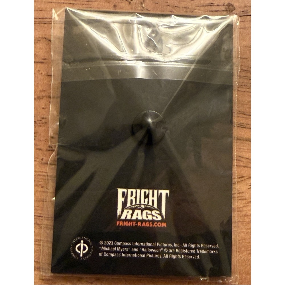 HALLOWEEN FRIGHT RAGS OFFICIALLY LICENSED HEDGE ENAMEL SLIDING PIN - Picture 3 of 3